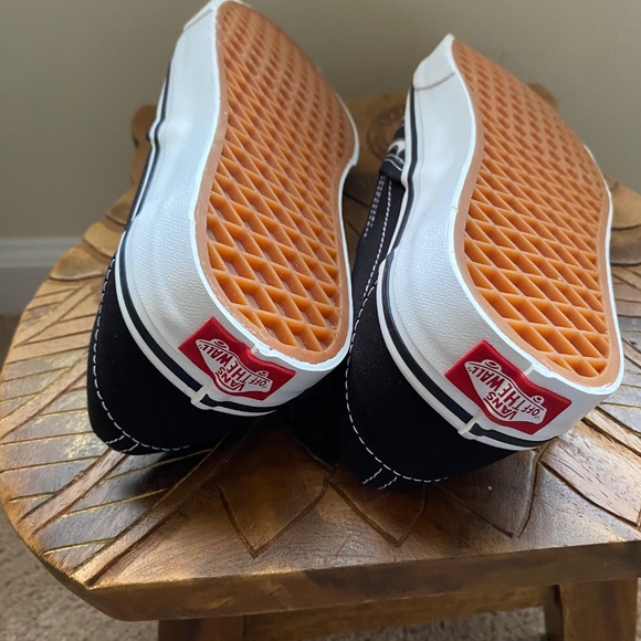 Vans Slip Ons Flame Skull - Picture 7 of 8